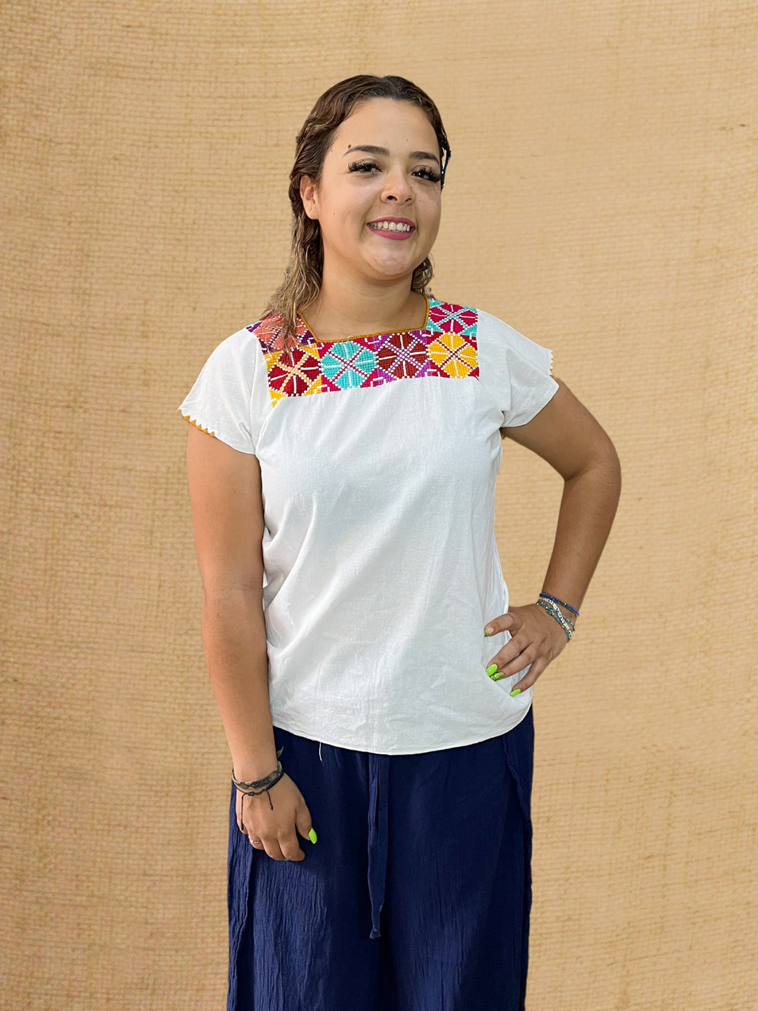 BLUSA PUNTO DE CRUZ BLANCA – Balam